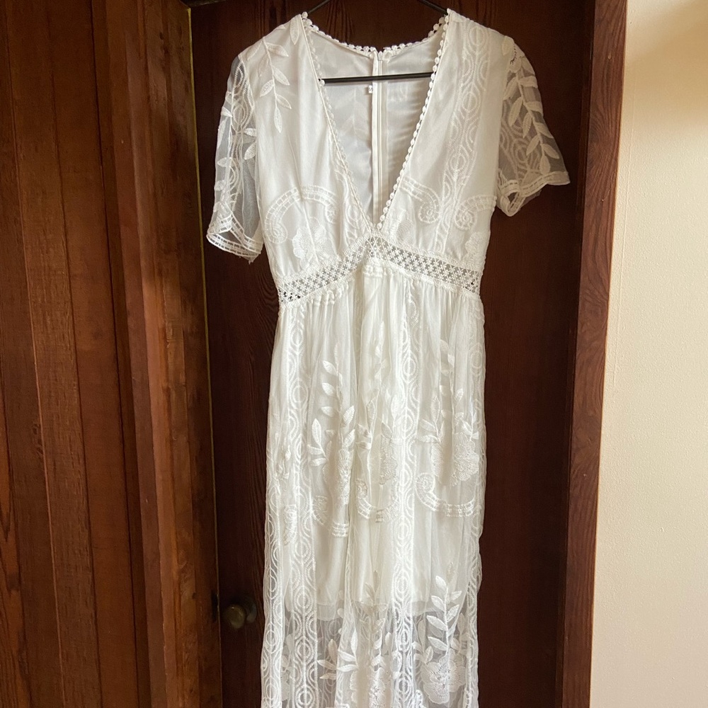 Cute Boho White Lace Embroidered Maxi Dress